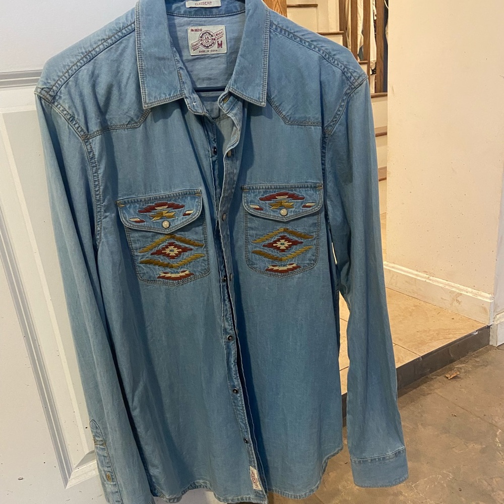 Men’s medium lucky brand denim button down shirt